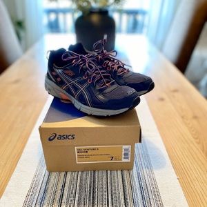 ASICS Gel-Venture 6, Size 7